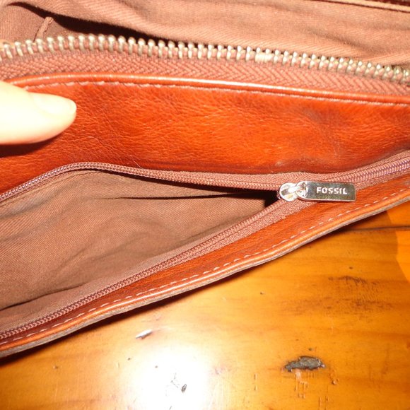 Fossil Leather Crossbody Bag Cognac Zip Closure Pockets Adj./Removable Strap - Picture 6 of 13